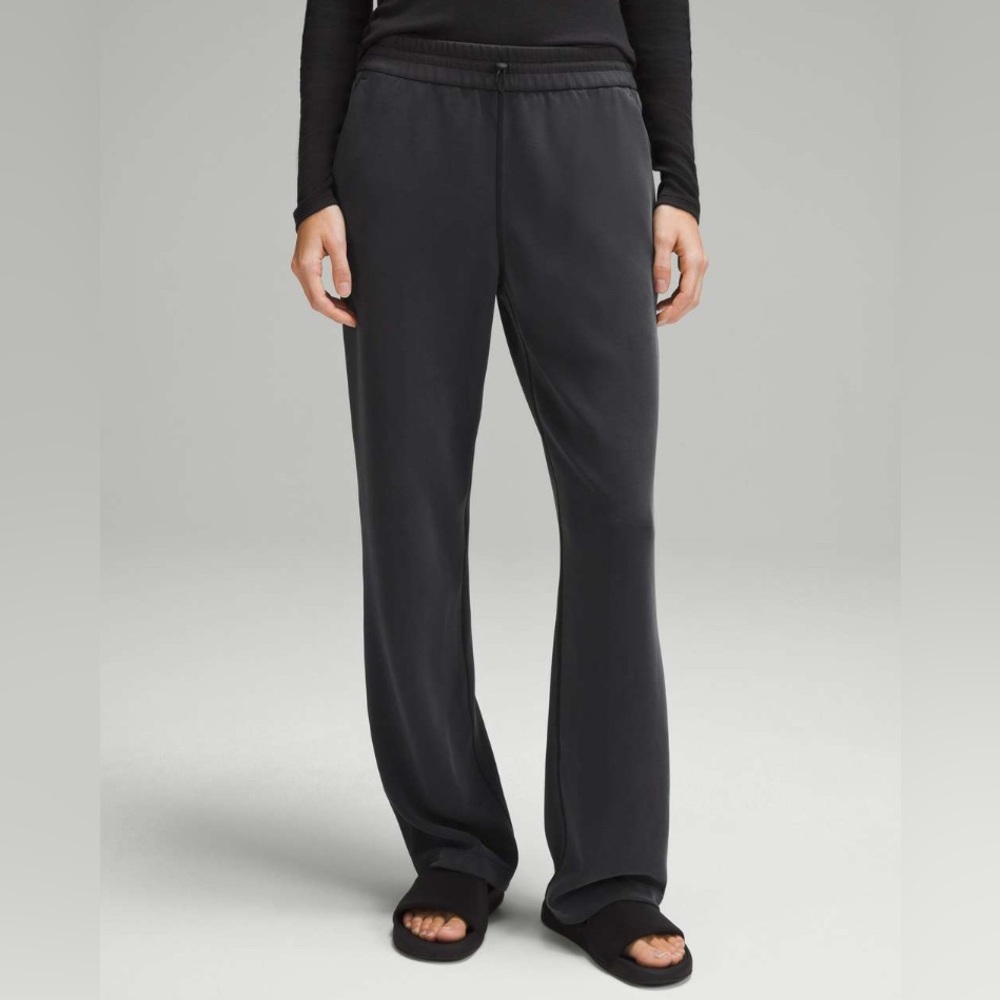 Lululemon Softstreme High-Rise Pant in Black
